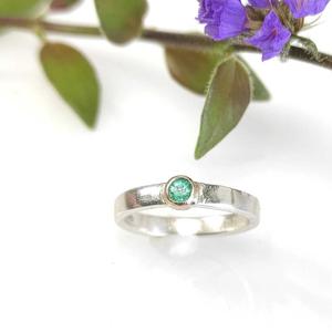 inari-designs-9ct-gold-argentium-silver-emerald-ring